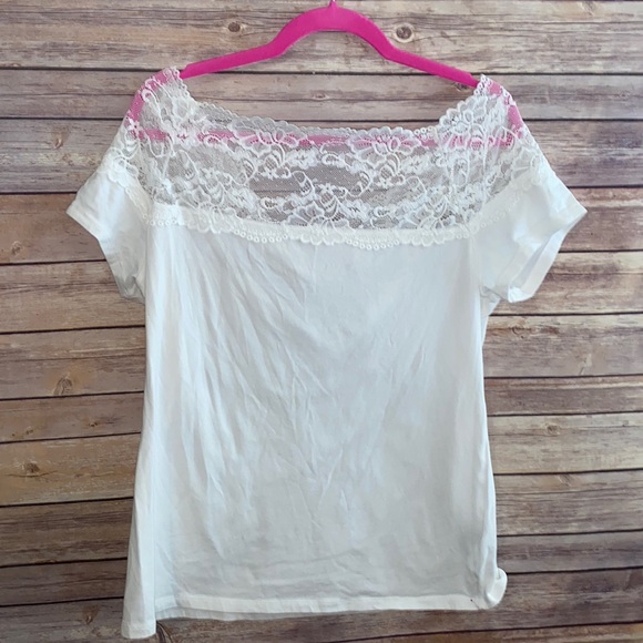🎈Sale🎈H & M Lace Detailed Top Size XL - Picture 1 of 5